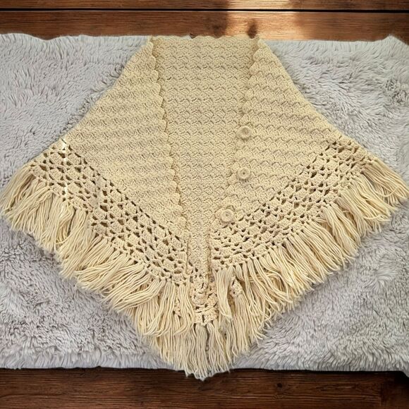 Handmade Crocheted Fringe Shawl Wrap Triangle Shape Crochet Buttons Cream Beige - Picture 9 of 14